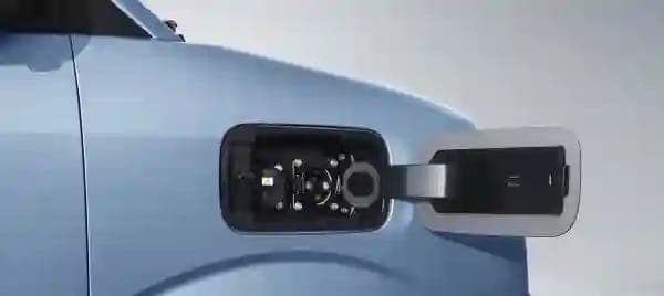 DFSK EC75, 310 km CLTC dintr-o baterie de 50 kWh