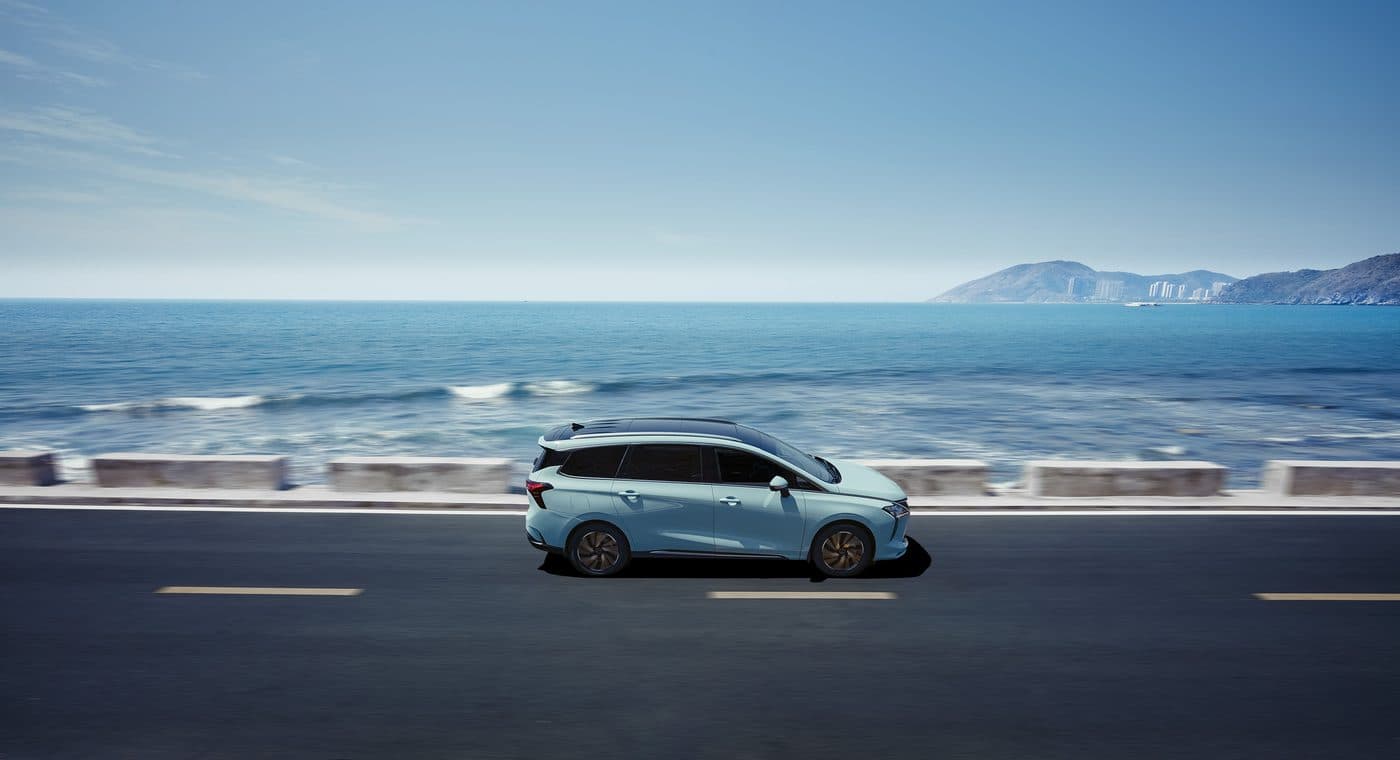 Forthing M4 PHEV, De la 0 la 100 km/h în 7 secunde