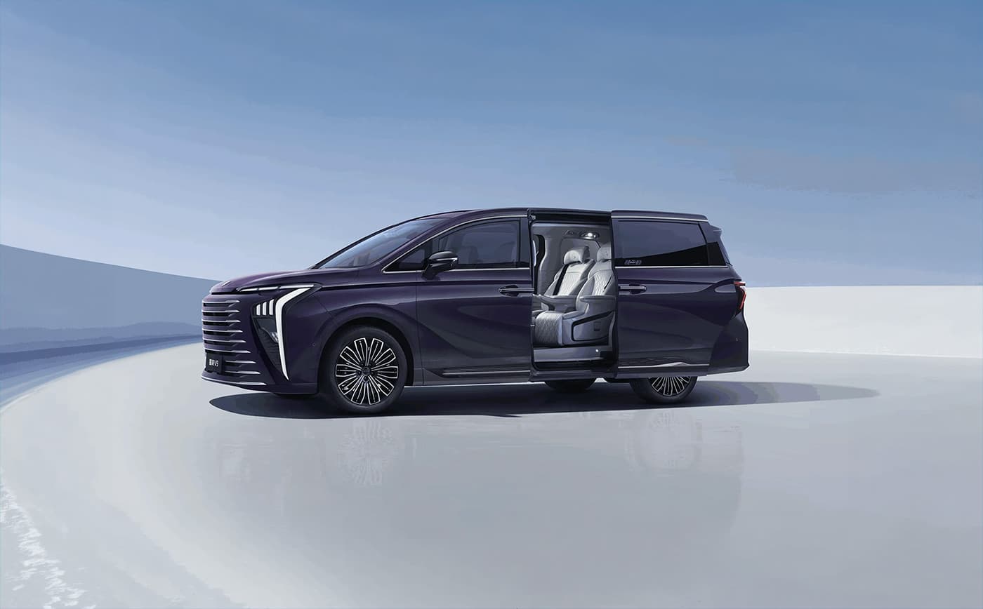 Forthing V9 PHEV, Uși spate culisante, acționate electric