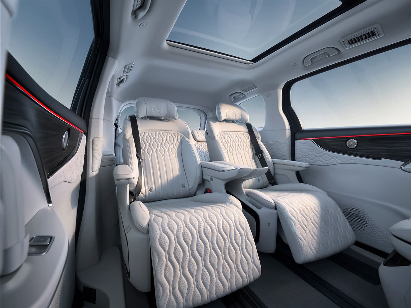 Forthing V9 PHEV, Fotolii separate, cu masaj și suport pentru picioare