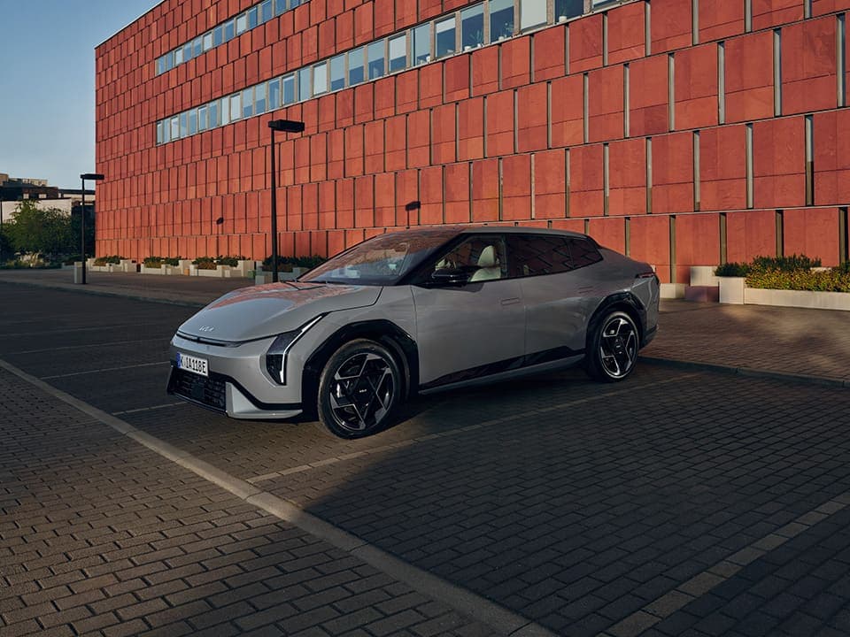 Kia Kia EV4 Fastback, imaginea 2